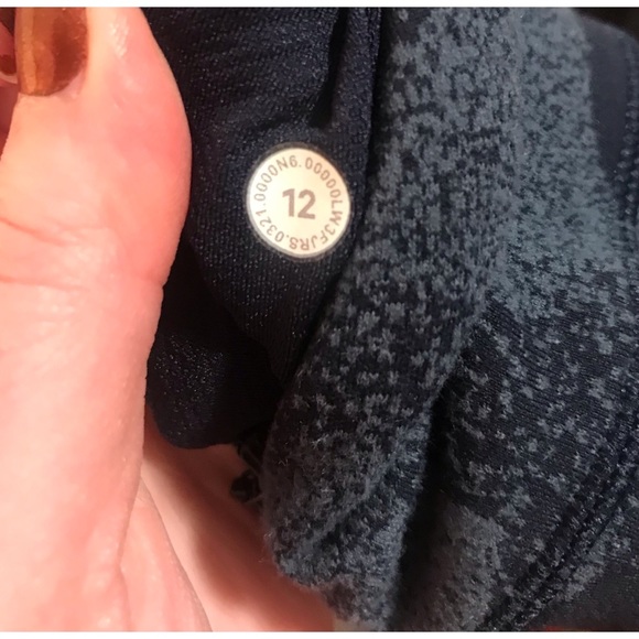 SOLD Lululemon Womens Blue Black Camo Runderful Long Sleeve Sz 12 EUC - Picture 9 of 11